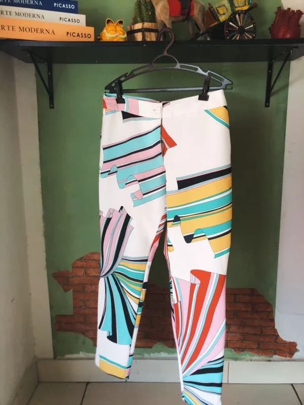 Calça branca com estampa