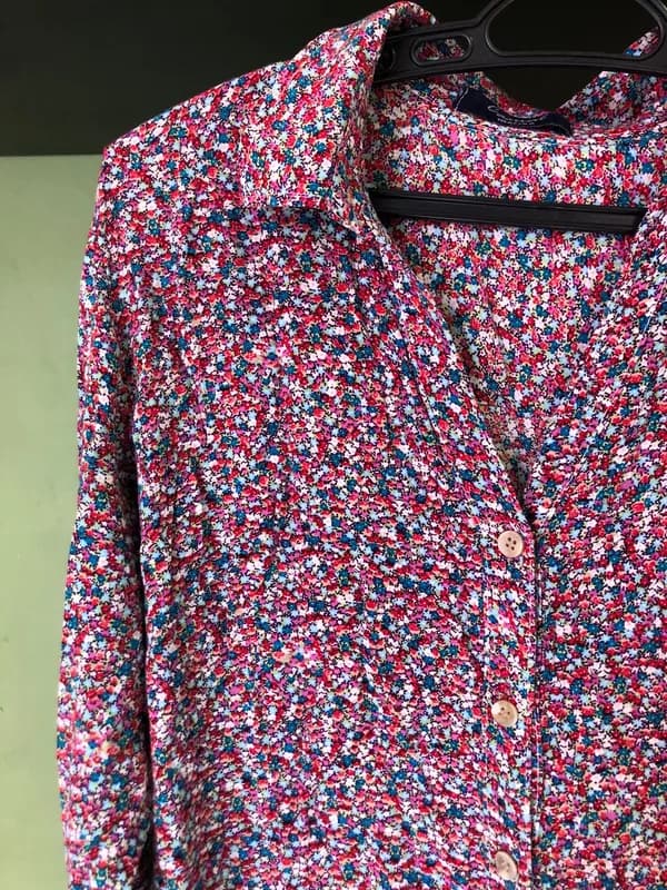 ♡ Camisa floral colorida