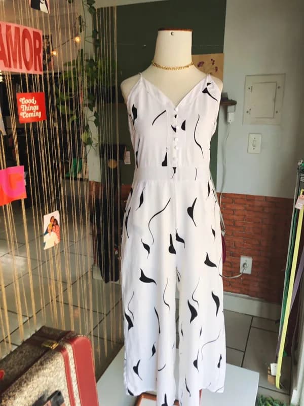 ♡ Macacão branco e preto 