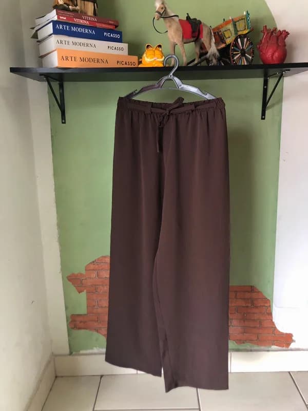 ♡ Calça marrom pantalona