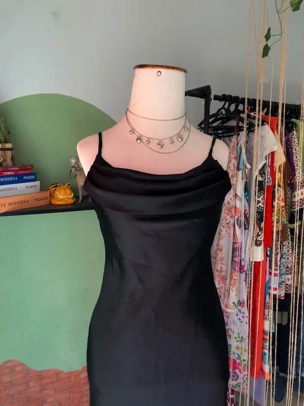 ♡ Vestido preto de seda