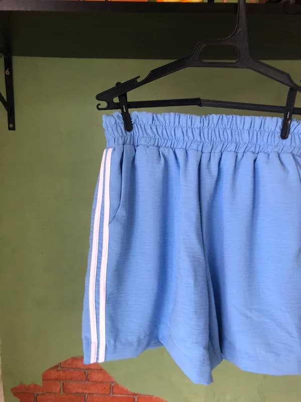 ♡ Shorts azul e branco