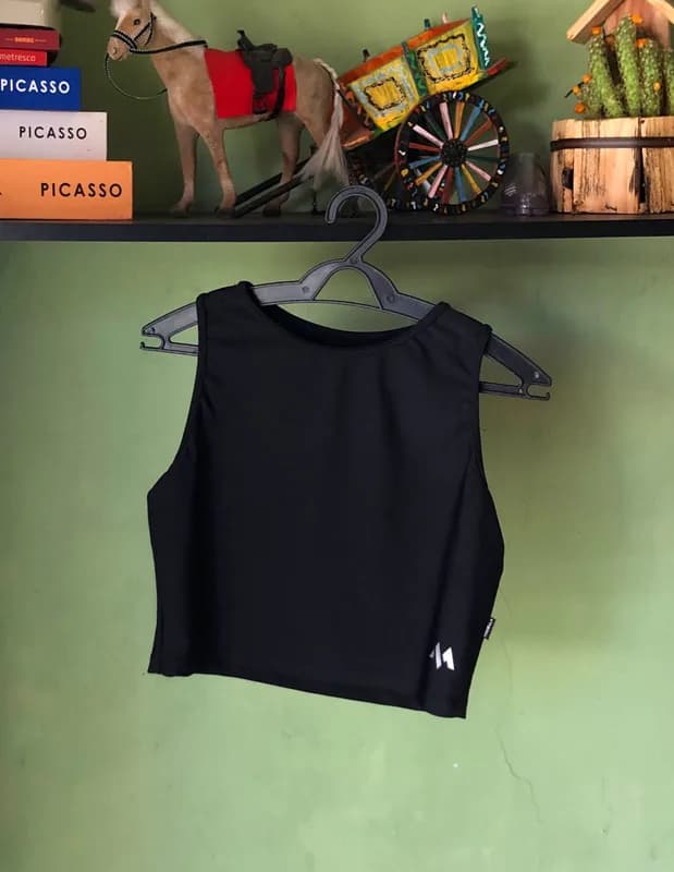 ♡ Top preto de academia