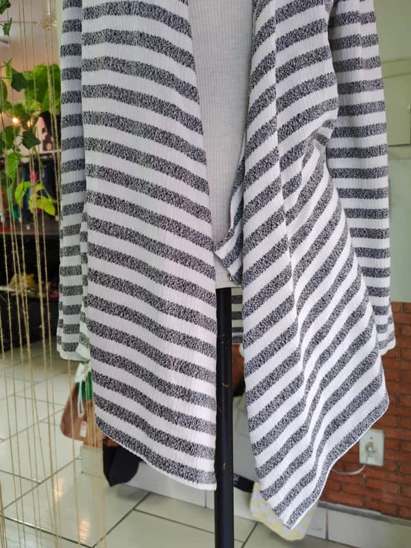 ♡  Cardigan branco com listras cinzas - thumb 3