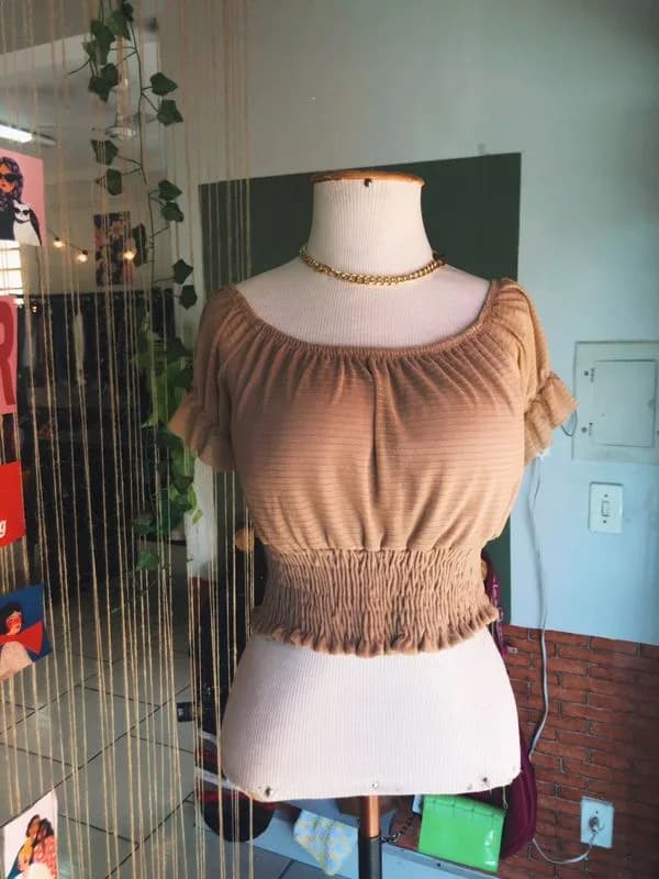 ♡ Cropped bege em tule